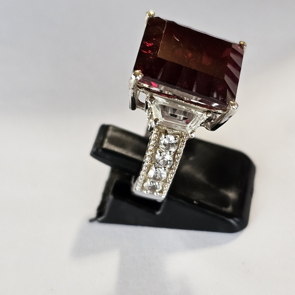 Blazing Red Quartz & White Topaz Ring in Platinum/925 Size 6 - Picture 5 of 11
